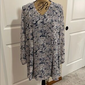 BCBGeneration Floral V-Neck Long Sleeve Dress. L